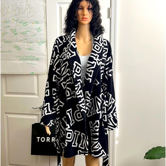 PINK Victoria's Secret Other - (Sold) V/s PINK robe